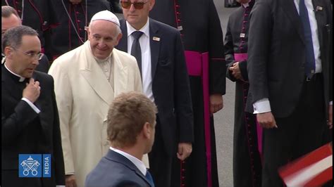 Pope Arrives In Latvia Build The Future With Gestures That Generate