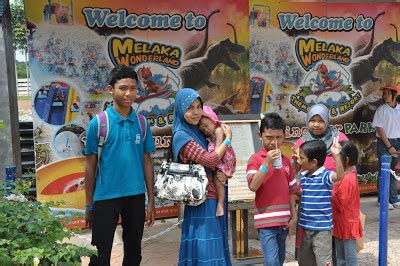 Melaka wonderland theme park & resort is the region's newest water theme park and resort located in ayer keroh melaka, one of malaysia's most popular. melaka wonderland theme park resort & dinasour park | A ...