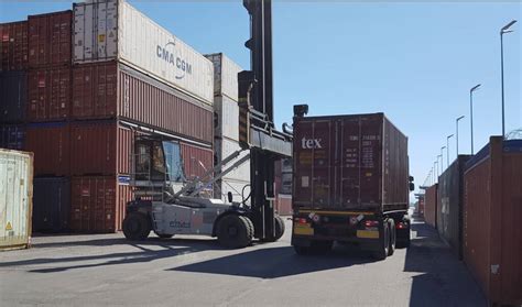 Grave Incidente Al Porto Di Pra Operaio Schiacciato Da Un Mezzo Da