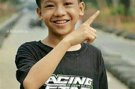 Pebalap motor jalanan, denis ramadhan, atau yang lebih dikenal dengan nama denis kancil tewas secara tragis. Kalahkan Berita Perceraian Nafa Urbach, Siapa Sebenarnya ...