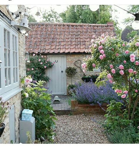 68 Beautiful French Cottage Garden Design Ideas Κήποι ταρατσών Ιδέες