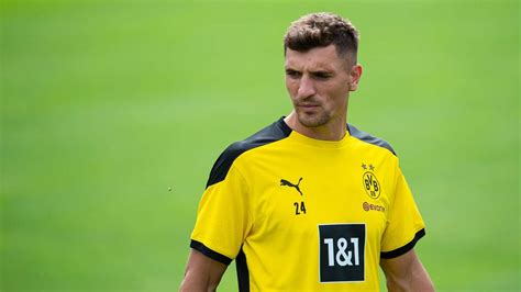 He was the second of two children born of. Thomas Meunier (BVB): Darum ist der Verteidiger wichtig für Borussia | BVB 09