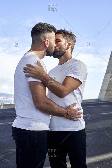 Gay Men Kissing Naked Naxrezi