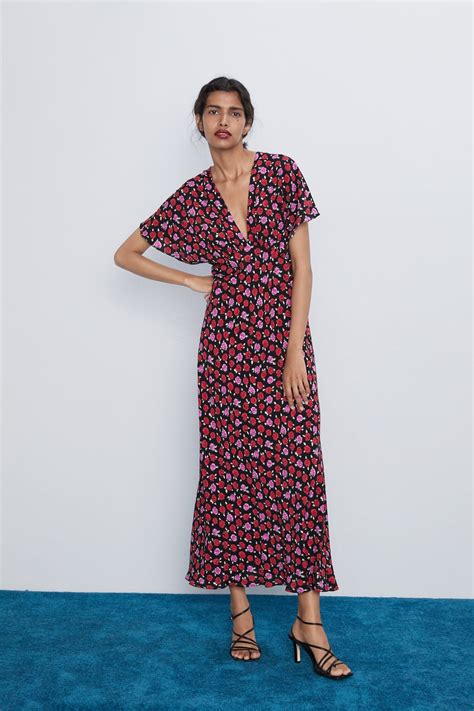 Were Obsessed With This Zara Maxi Dress That Has Been Reduced To €26
