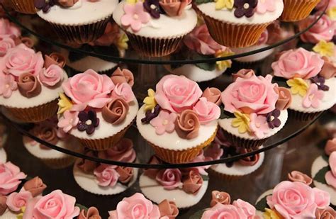 Cupcakes With Sugar Flowers