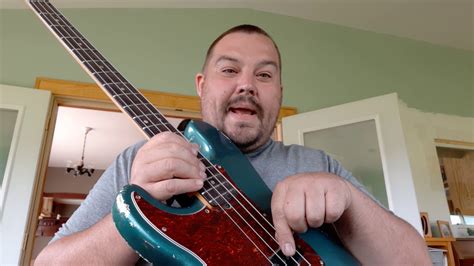 Right Hand Bass Technique Youtube