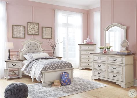 When you buy kids' bedroom sets rather than individual pieces you save money and help ensure that all of the items go together since they're from the same furniture collection. Exquisite Youth Poster Bedroom Set in 2020 | Luxury kids bedroom, Girls bedroom sets, Bedroom set