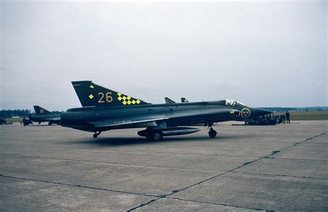 Klargöring Av Flygplan J 35 Tillhörande F 17 Blekinge Flygflottilj