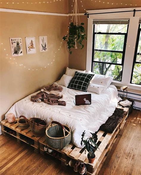 😻😻😻 I Want A Pallet Bed Bedroom Makeover Aesthetic Bedroom Bedroom