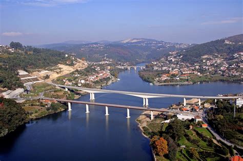 Douro Lindo Cais De VÁrzea Do Douro Entre Os Rios Penafiel Portugal
