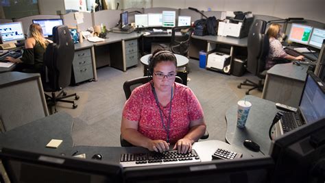 911 Dispatchers Are In Short Supply Slowing Average Response Time