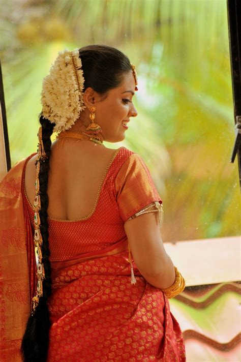 Indian wedding hairstyles will interest you if you want your bridal ceremony to be extravagant and special. #Hair Stylist Kerala, #Bridal Hair Style, #Wedding Hair ...