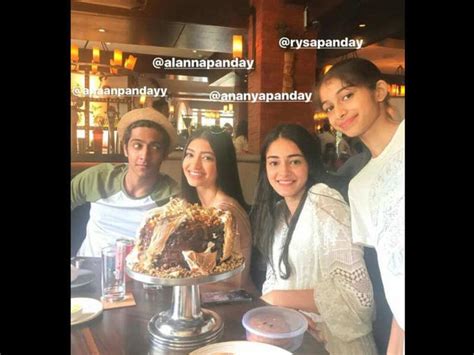 Here’s A Perfect Sibling Shot Of Ananya Panday With Her Sister Rysa And Cousins Alanna And Ahaan