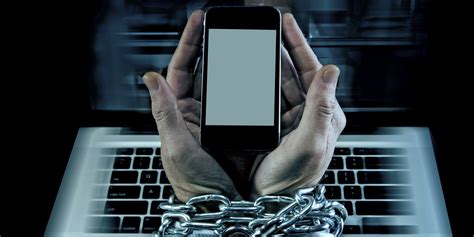 Internet Addiction is Driving Us Away From Real Life | Youth Ki Awaaz