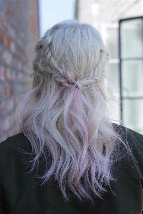 But perhaps we can help those of you who have yet to cross the graduation stage! 20+ Graduation Hairstyles That Won't Give You Cap Hair ...