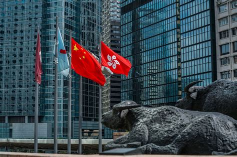 China Investors Evade Capital Controls To Buy Hong Kong Ipos Bloomberg