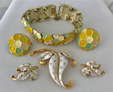 Vintage Enamel Jewelry Trifari And Coro Honeycomb Bracelet Pin Earrings