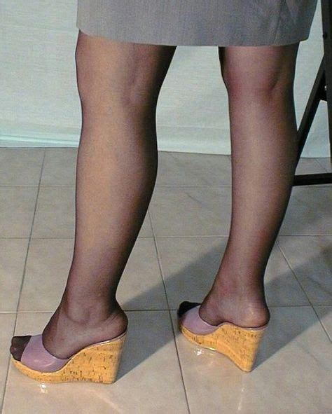 Reinforced Toe Nylons In Pretty Wedges Strumpfhose In Pantyhose