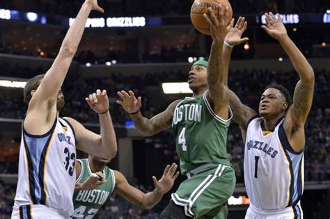 Isaiah Thomas Drops Career High 44 As Celtics Overcome Cold Start To