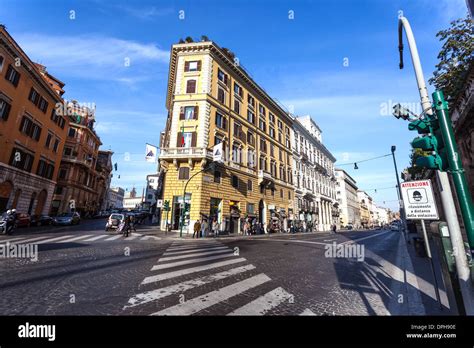 Via Nazionale Street Scene Rome Italy Stock Photo Alamy