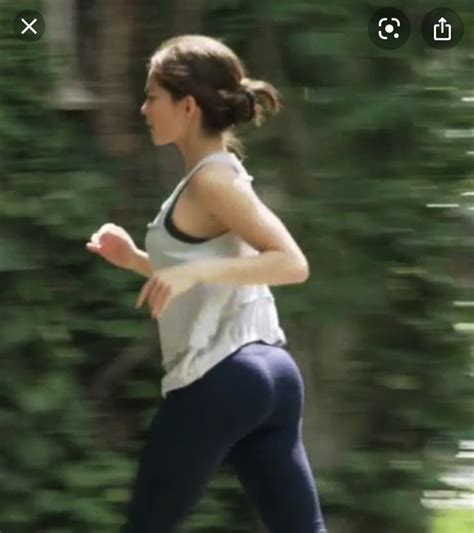 Kristin Kreuk Running Wow Gorgeous Sexy Beautiful