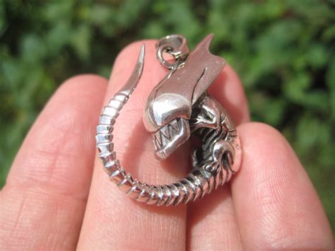 925 Silver Alien Extraterrestrial Necklace Jewelry Art A7 Jk Silver