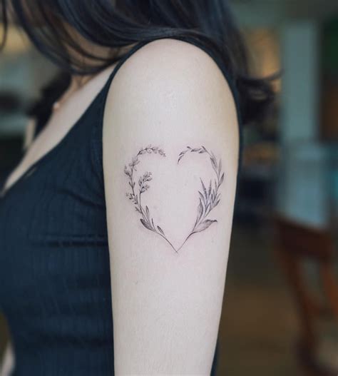Explore cool empty gap design ideas from traditional to contemporary. 14 Tiny Heart-Shaped Tattoos For An Alternative Valentine's Day | Heart tattoo, Tattoo designs ...