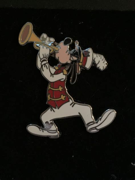 Goofy Marching Band Trumpet Player Scoop And Friends Completer Pin
