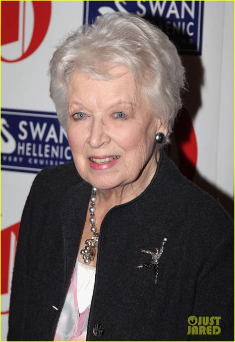dame june whitfield dead ab fab actress dies at 93 photo 4203384 rip photos just jared
