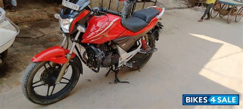 It is available in only one aside from the engine updates, there are no other changes to the bike, but a new white colour. Used Hero CBZ Xtreme for sale in New Delhi. ID 288941 ...