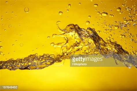 Gelbe Splash Stock Foto Getty Images
