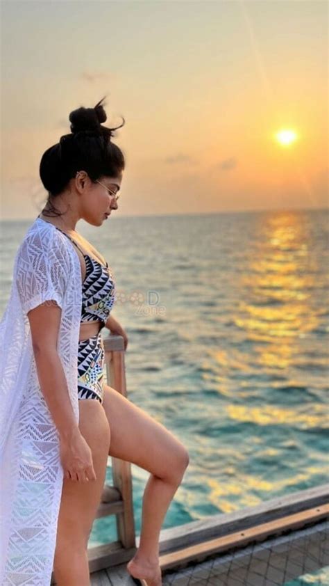 Actress Divya Bharathi Maldives Bikini Stills 04 183079 Kollywood Zone