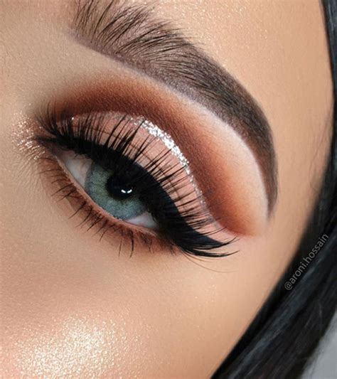 Best Eye Makeup Looks For 2021 Cut Crease And Gold