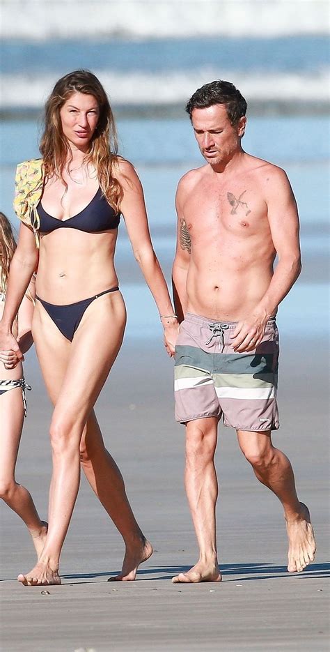 Sexy Gisele Bündchen Takes a Morning Walk on the Beach in Costa Rica