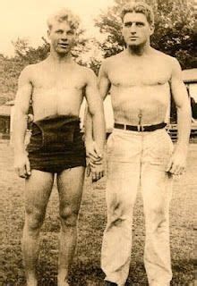 Sweet Tiny Vintage Photos Of Gay Couples Vintage Couples Cute Gay