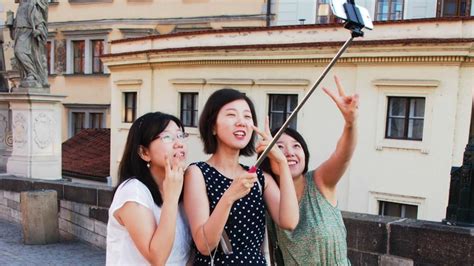 The Selfie Stick Ban Has Gone Viral Sheknows