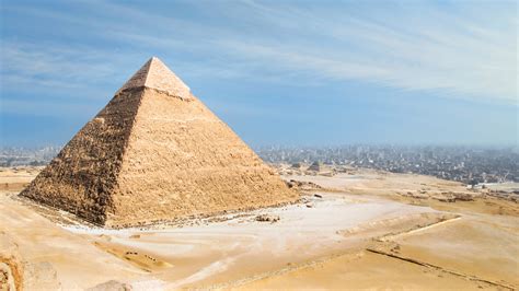 la gran pirámide de guiza será analizada con rayos cósmicos para encontrar la cámara del faraón