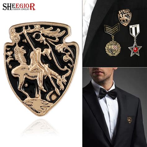 Vintage British Knight Shield Brooch Men Pins Medal Fashion Ornaments