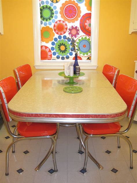 Besides, these table and chairs are also suitable for outdoors if weather is good. Melissa DIY refinishes and reupholsters her 1950s dinette ...