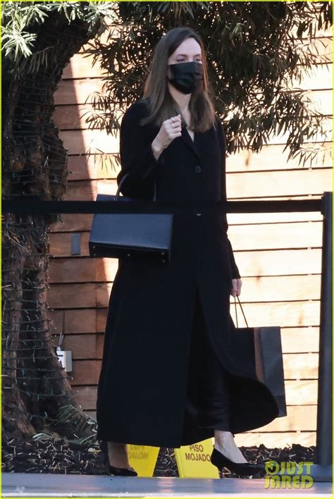 Angelina Jolie Looks Chic In All Black While Doing Last Minute Shopping