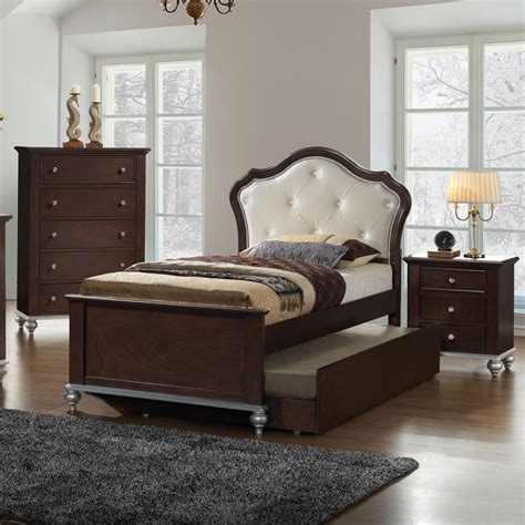 Furniture for the bedrooms from the house of badcock home furniture & more is stylish as well as classy along with complete bedroom sets, the company has individual items for the room as well. Badcock Bedroom Sets - bedroom