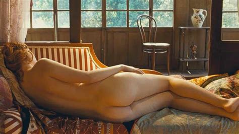 Christa Theret Renoir