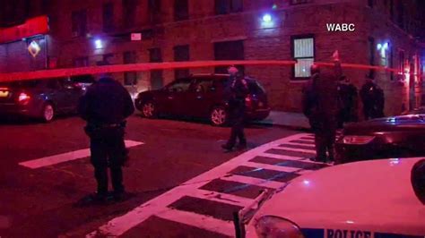 2 Nypd Officers Shot In The Bronx Suspect At Large Abc7 Los Angeles