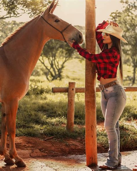 imagem de roupas country para meninas por camille de em 2020 cowgirl outfits meninas rodeio