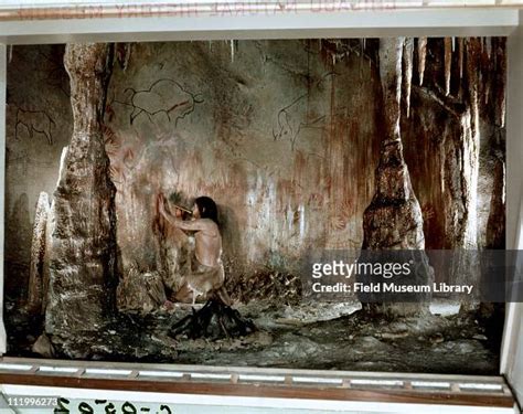 Cro Magnon Gargas Cave Artist Painting On Walls000 10000 Years