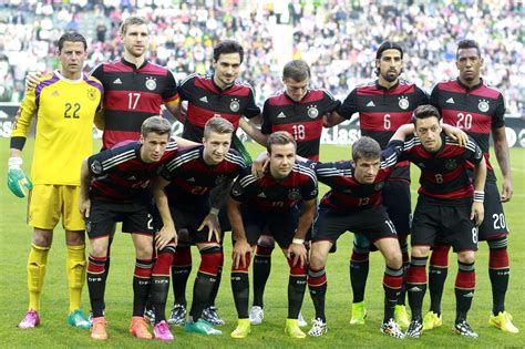 Fussball heute bietet ihnen jeden tag die möglichkeit, das fußballspiel ihrer wahl live zu verfolgen. German Football Team Wallpaper - Geegle News