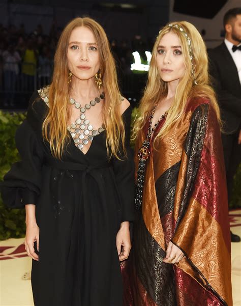 New York Ny May 07 Mary Kate Olsen And Ashley Olsen Attend The
