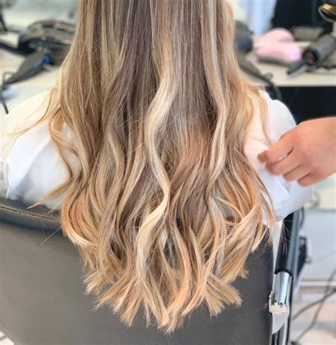 Máxima naturalidad balayage y babylight Peluquerías Pascual