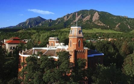 Do students at university of colorado boulder live on or off campus? City life | Feel the Fear and Do It Anyway