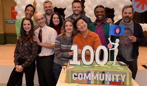 Cast Crew Of Yahoos Community Celebrate The Series 100th Episode